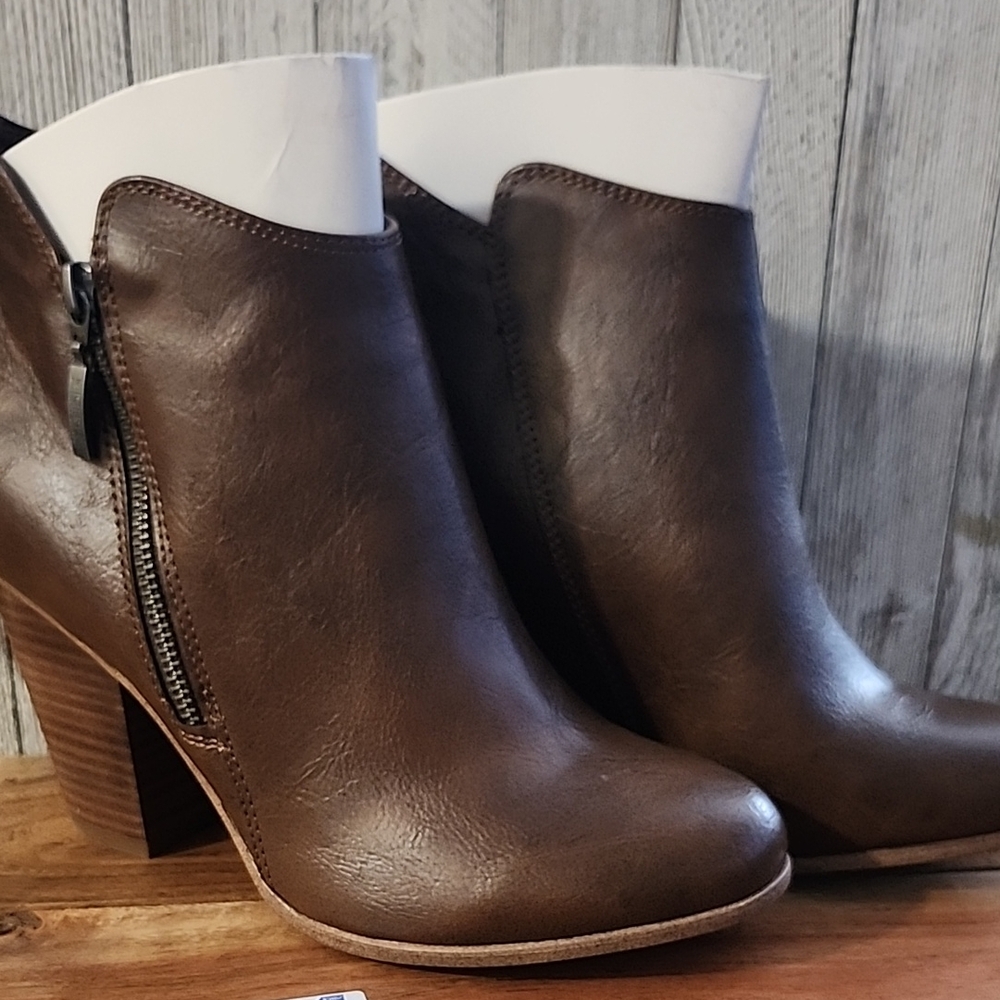 Michael Shannon Brown Ankle Boots with Distressed Leather